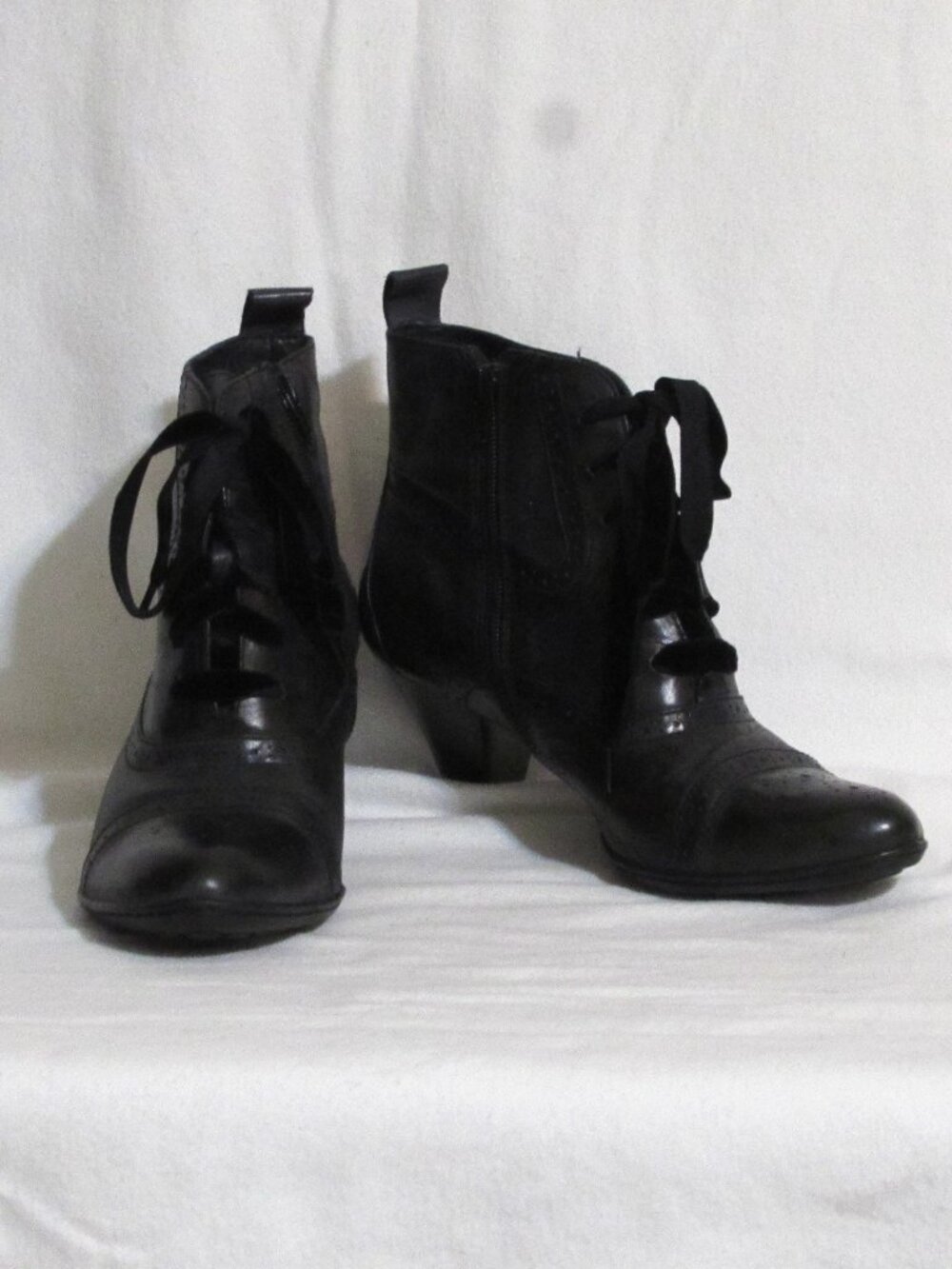 Womens Ladies Born Black Leather Lace Up "Peasant" Heels Boots 8.5 M Orig $190